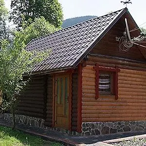別荘 Синевирська Поляна Котедж Під Лісом *